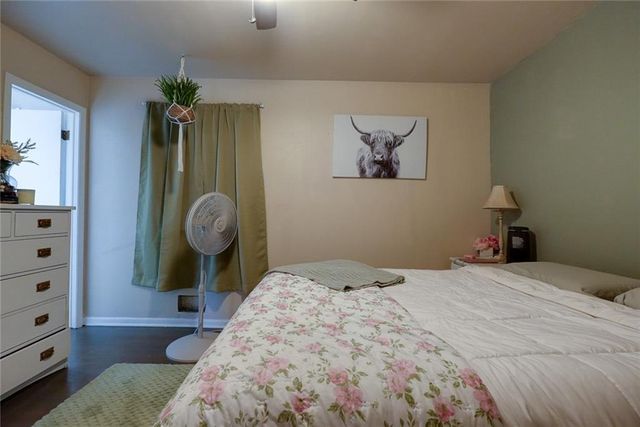 15408 E 42nd Place S, Independence, MO 64055
