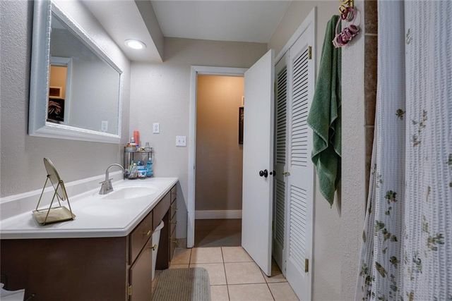 15408 E 42nd Place S, Independence, MO 64055