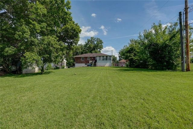 15408 E 42nd Place S, Independence, MO 64055