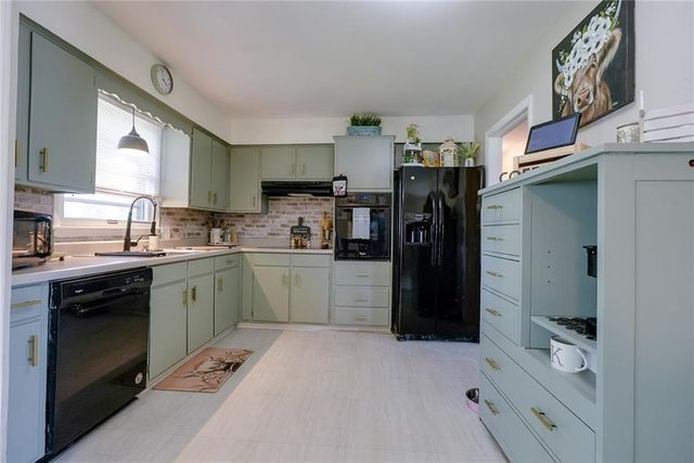 15408 E 42nd Place S, Independence, MO 64055