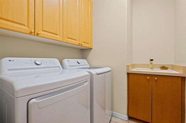 4751 CARRINGTON CIRCLE, Sarasota, FL 34243