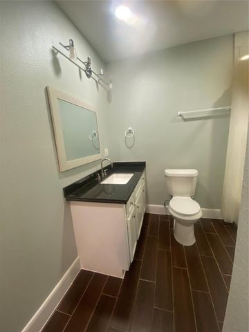 7 Dowling Street B, La Marque, TX 77568