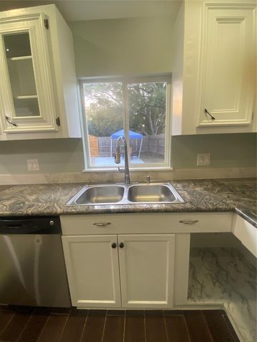 7 Dowling Street B, La Marque, TX 77568