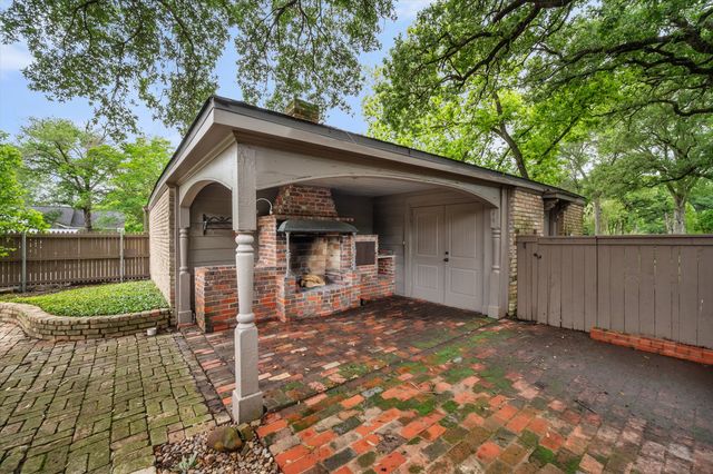1111 Governors Drive, Corsicana, TX 75110