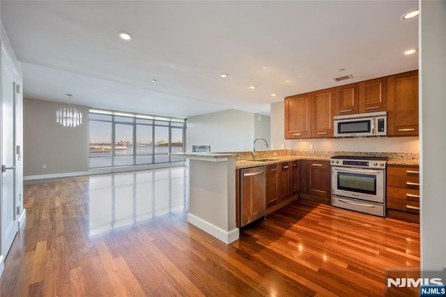 8100 River Road 917, North Bergen, NJ 07047