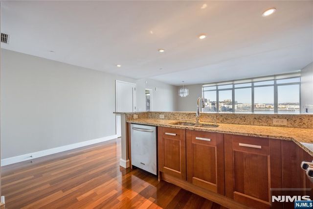 8100 River Road 917, North Bergen, NJ 07047