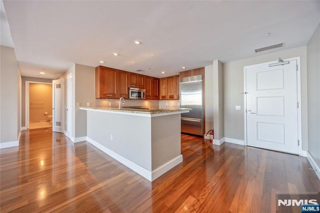 8100 River Road 917, North Bergen, NJ 07047