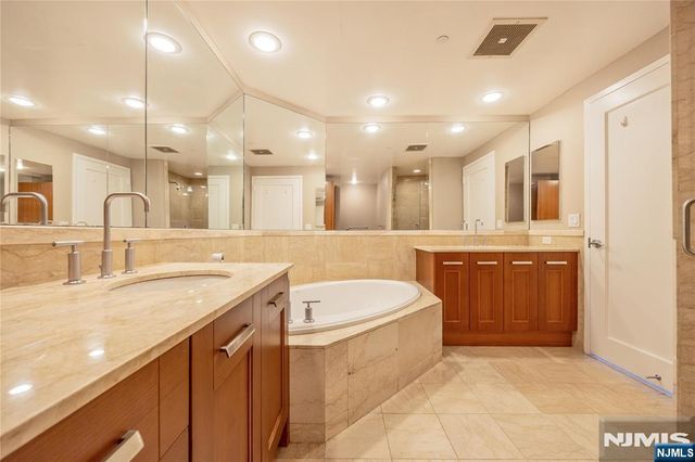 8100 River Road 917, North Bergen, NJ 07047