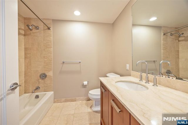 8100 River Road 917, North Bergen, NJ 07047