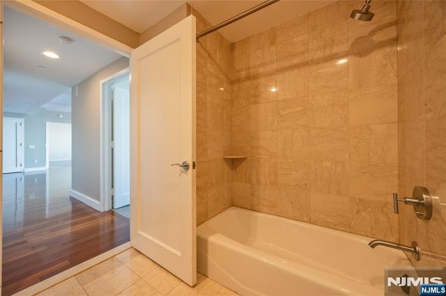 8100 River Road 917, North Bergen, NJ 07047