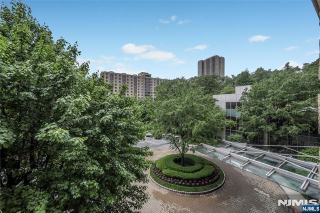 8100 River Road 917, North Bergen, NJ 07047