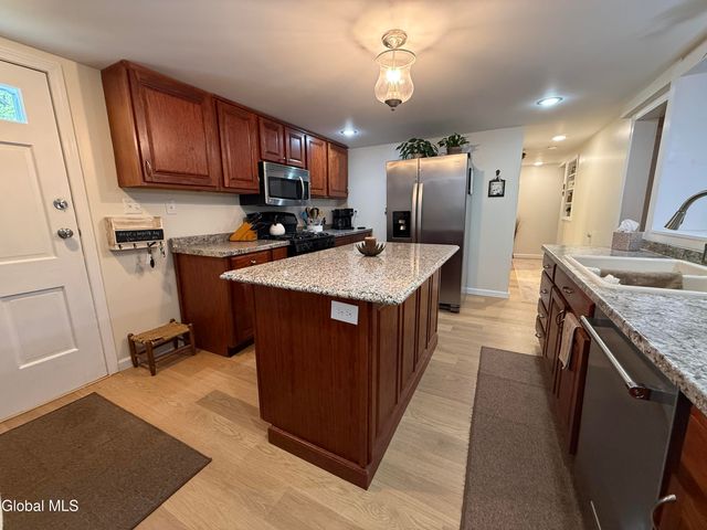 6 Homer Avenue, Queensbury, NY 12804