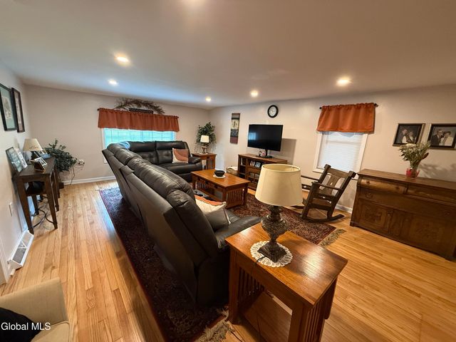 6 Homer Avenue, Queensbury, NY 12804
