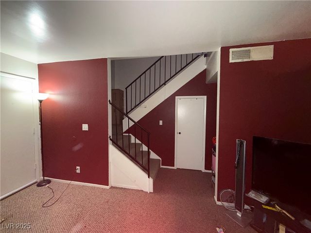 6120 Meadowhaven Lane, Las Vegas, NV 89103