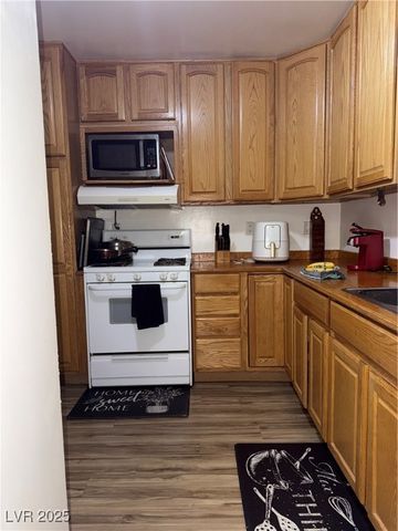 6120 Meadowhaven Lane, Las Vegas, NV 89103