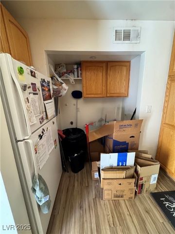 6120 Meadowhaven Lane, Las Vegas, NV 89103