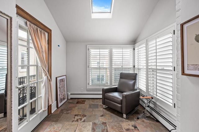 438 Portland Avenue 7, Saint Paul, MN 55102