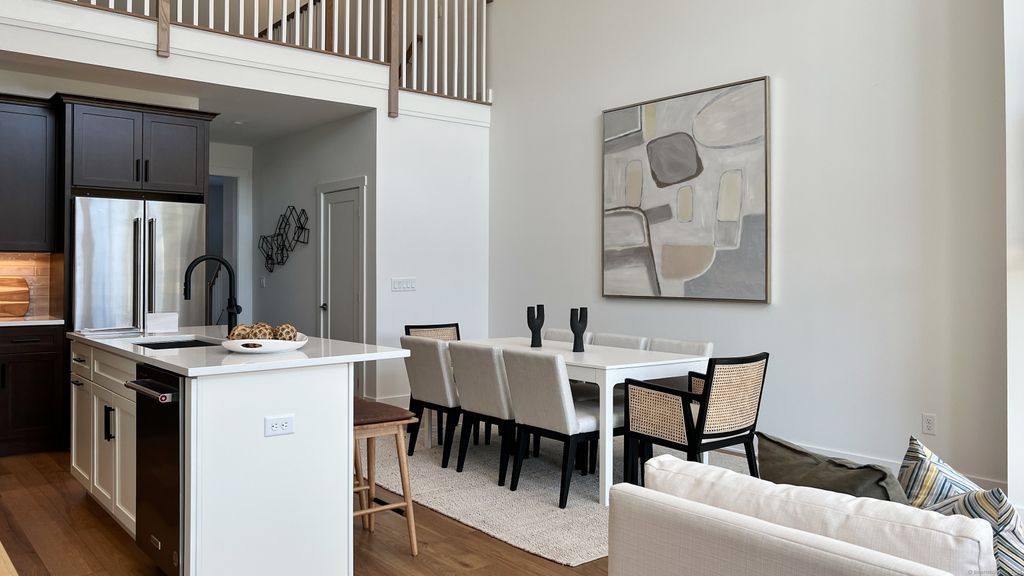 12 Whisper Ridge Way 45, Woodbridge, CT 06525