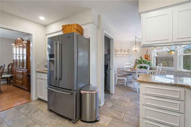 8446 Par Lane, Rogers, AR 72756