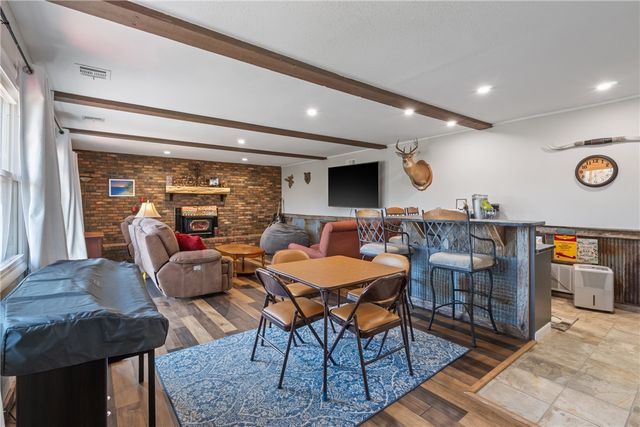 8446 Par Lane, Rogers, AR 72756