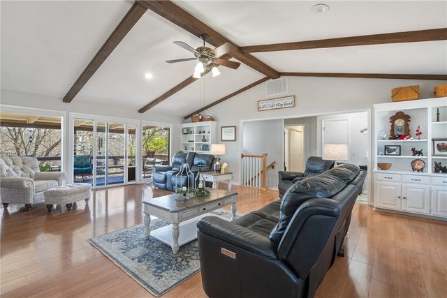 8446 Par Lane, Rogers, AR 72756