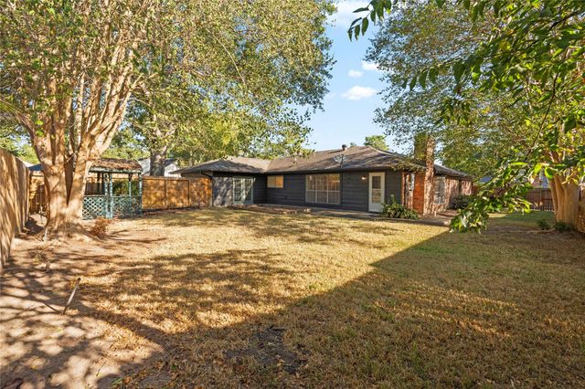 19415 Enchanted Oaks Drive, Spring, TX 77388