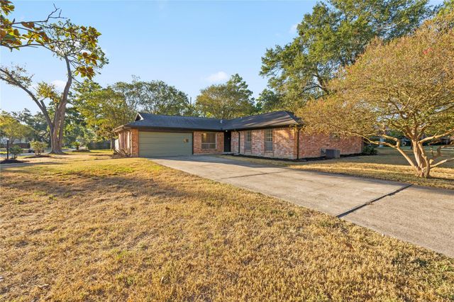 19415 Enchanted Oaks Drive, Spring, TX 77388