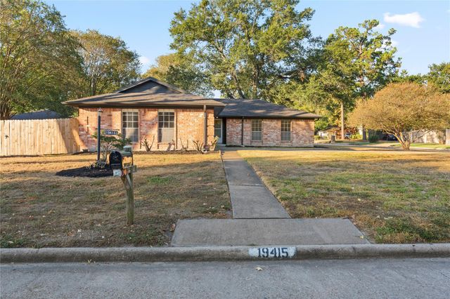 19415 Enchanted Oaks Drive, Spring, TX 77388