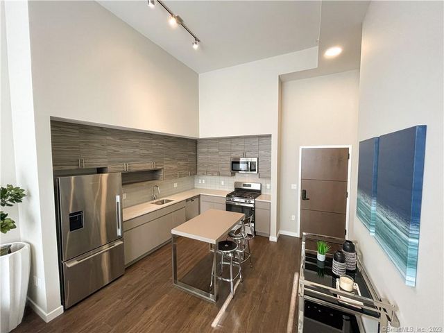 900 Pacific Street 404, Stamford, CT 06902