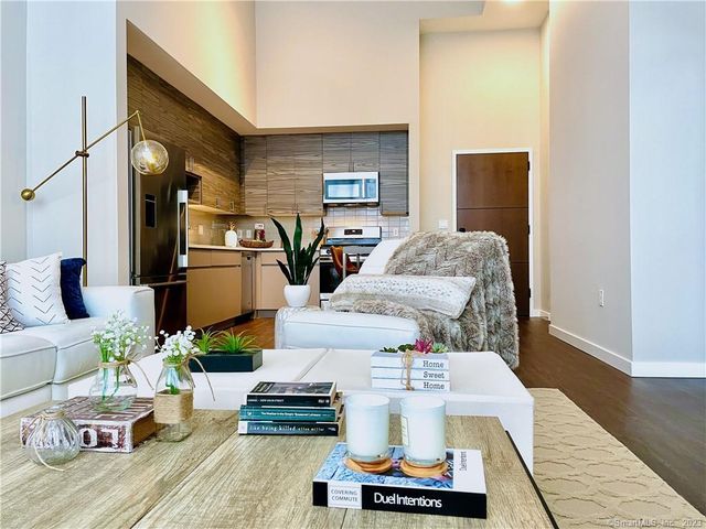 900 Pacific Street 404, Stamford, CT 06902
