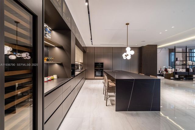 10540 NW 67th Ter, Doral, FL 33178