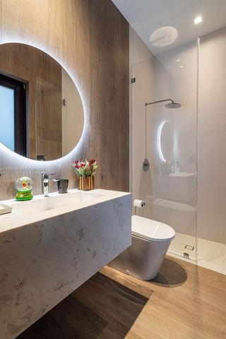 10540 NW 67th Ter, Doral, FL 33178