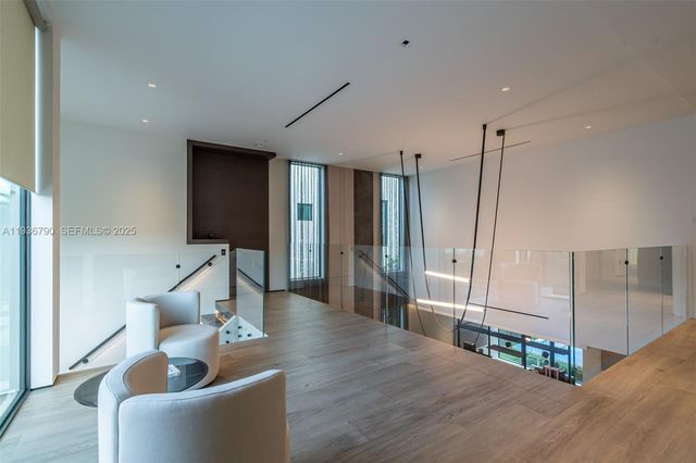 10540 NW 67th Ter, Doral, FL 33178