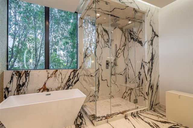 10540 NW 67th Ter, Doral, FL 33178