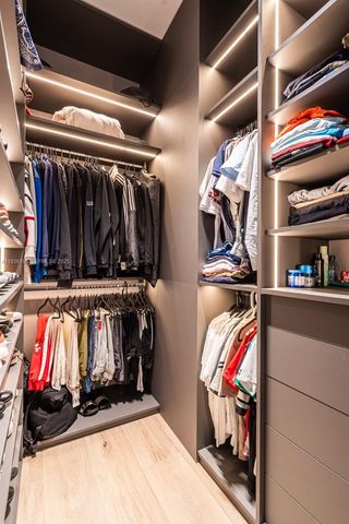 10540 NW 67th Ter, Doral, FL 33178