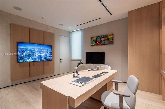 10540 NW 67th Ter, Doral, FL 33178