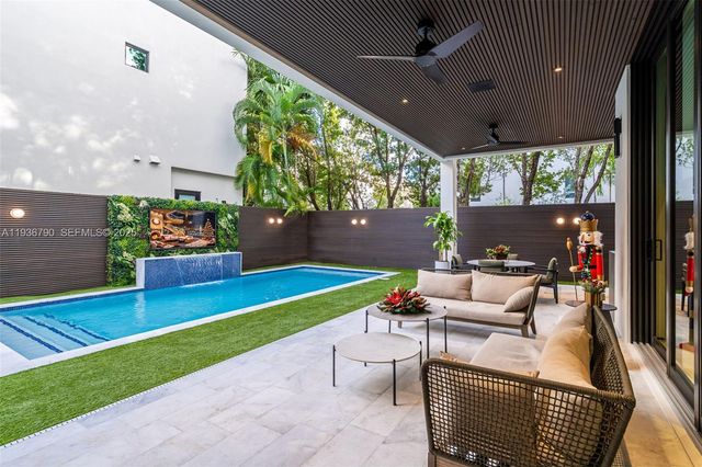 10540 NW 67th Ter, Doral, FL 33178