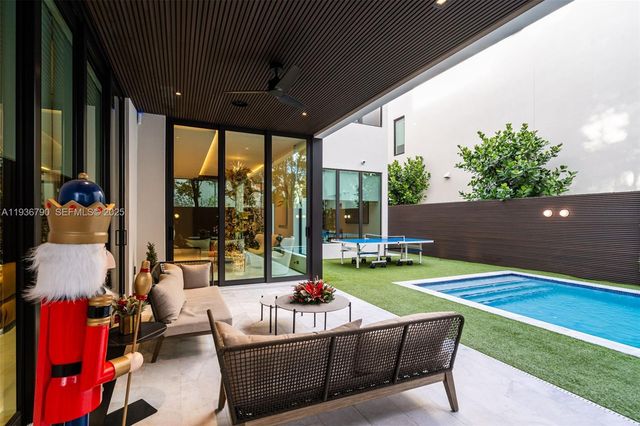 10540 NW 67th Ter, Doral, FL 33178