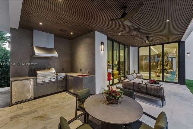 10540 NW 67th Ter, Doral, FL 33178