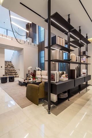 10540 NW 67th Ter, Doral, FL 33178