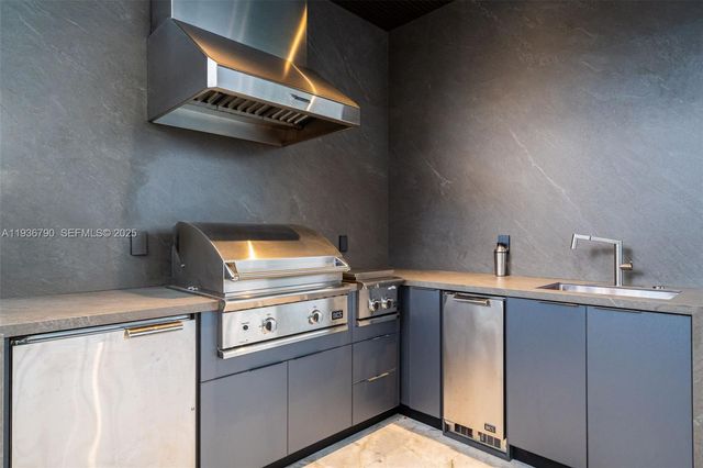 10540 NW 67th Ter, Doral, FL 33178