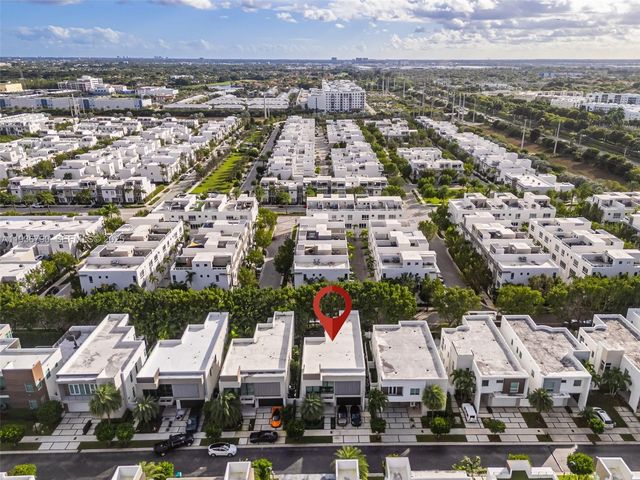 10540 NW 67th Ter, Doral, FL 33178