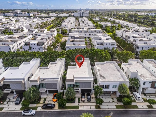 10540 NW 67th Ter, Doral, FL 33178