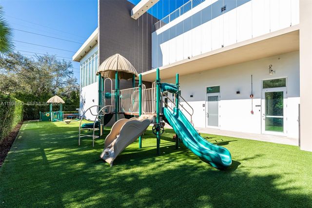 10540 NW 67th Ter, Doral, FL 33178