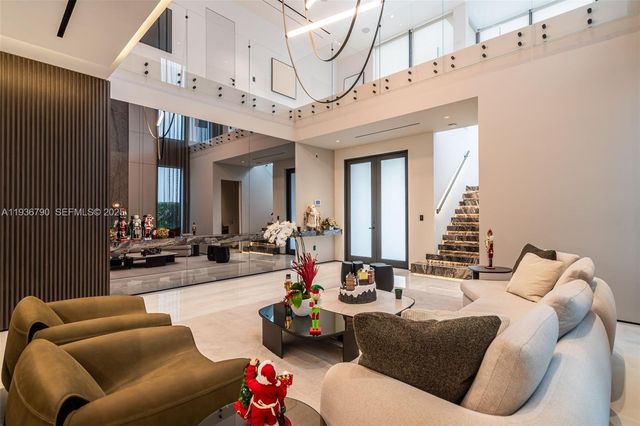 10540 NW 67th Ter, Doral, FL 33178