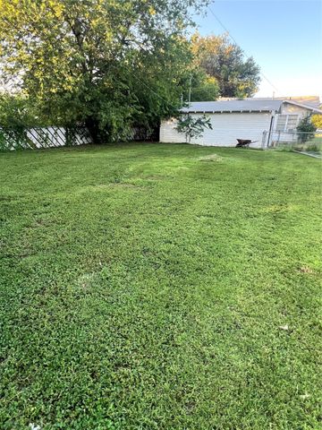 2113 4th Street, Brownwood, TX 76801
