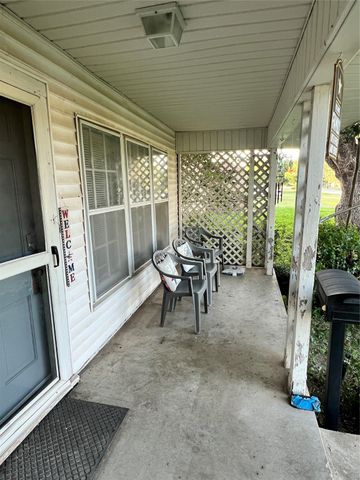 2113 4th Street, Brownwood, TX 76801
