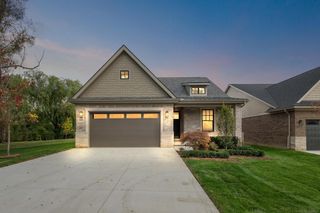 5872 Willow Grove Drive, Troy, MI 48085