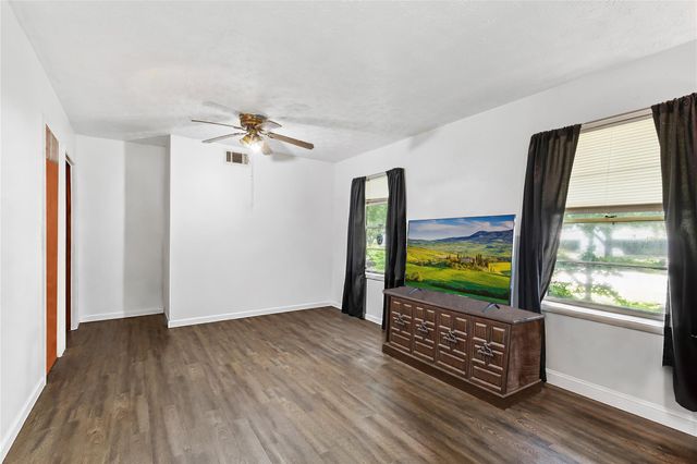 8502 Friendship Road, Houston, TX 77080