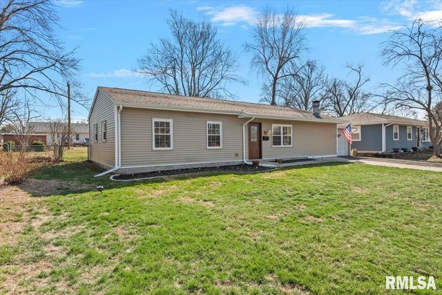 46 CHURCHILL Drive, Chatham, IL 62629